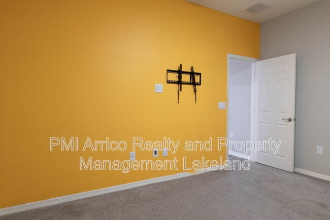 Building Photo - 1069 Montgomery Ln