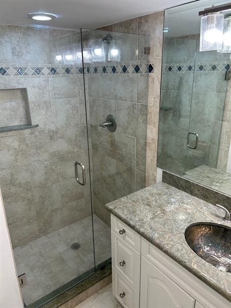 Building Photo - 16300 Golf Club Rd