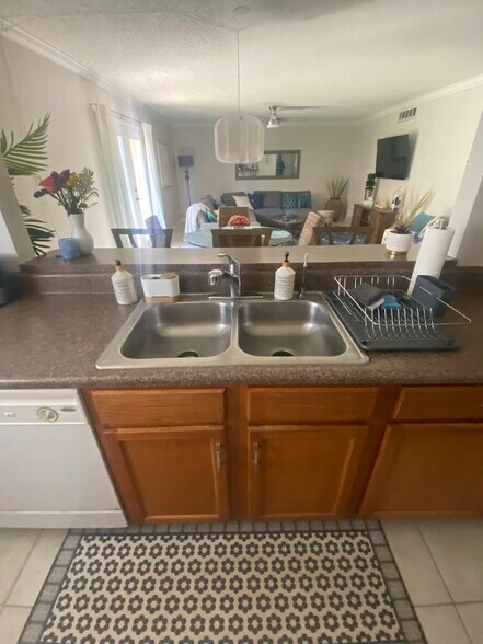 Building Photo - 1866 Toucan Way