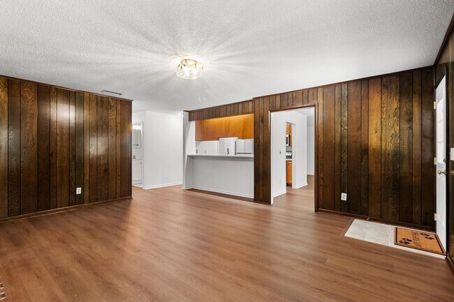 Building Photo - 3108 Briarwood Dr