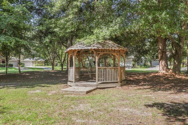 Building Photo - 135 Ivernia Loop