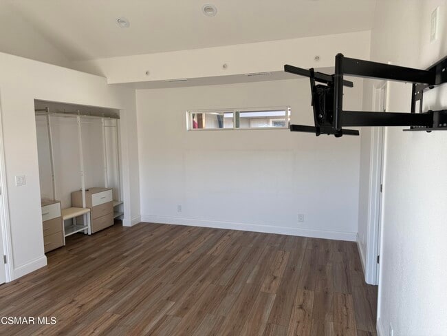 Building Photo - 400 N Steckel Dr