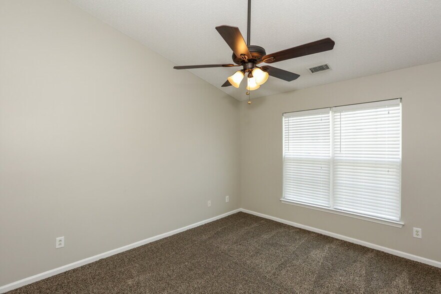 Building Photo - 8445 Angwin Pl