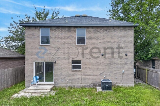 Building Photo - 10707 Shaenview