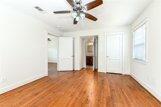 Building Photo - 3406 Norhill Blvd