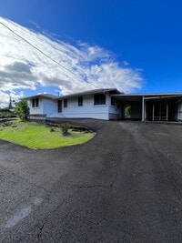 Building Photo - Kaumana Drive 3 Bedroom 2 Bath House