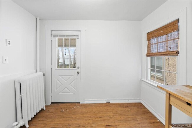 Building Photo - 9 N Dearman St