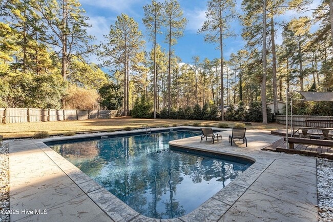 Building Photo - 215 Canterbury Rd