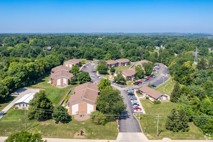 Primary Photo - Fox Hill Apartment Homes