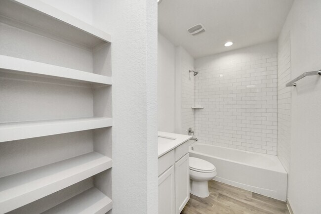 Building Photo - 7803 Golden Rubia Ln