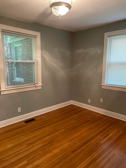 Bedroom - 323 Bowwood Dr