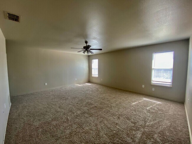 Building Photo - Pre-leasing for July.