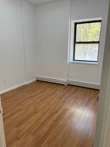 Bedroom 1 - 167 Sands St