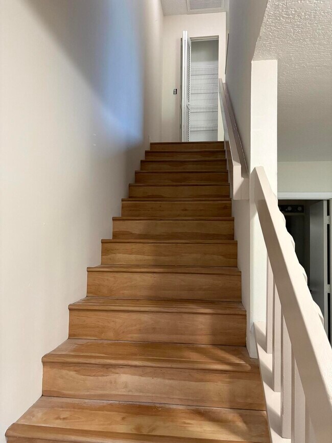 Building Photo - 5106 Pier Dr