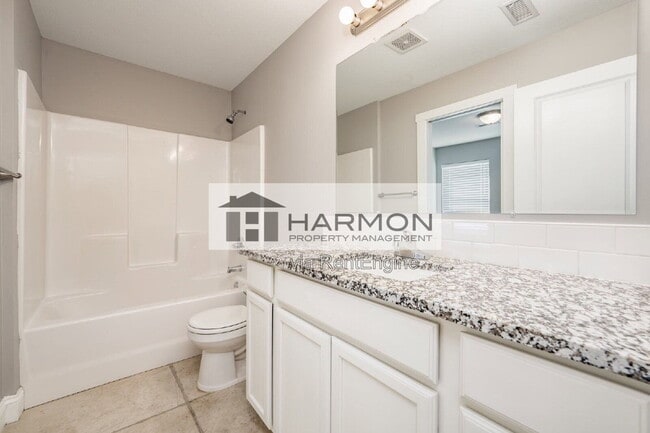Building Photo - 417 Meadowlark Dr