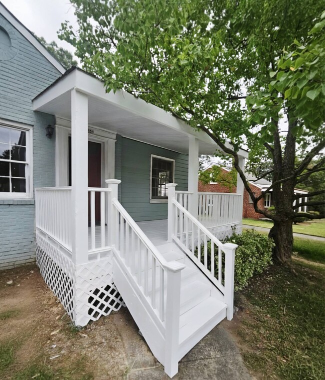 Building Photo - 2039 Wilhelmina Ave