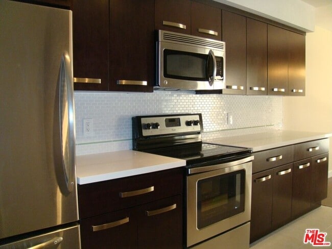 Building Photo - 1730 Camino Palmero St