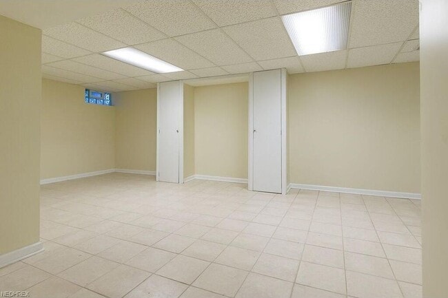 Building Photo - 31011 Carlton Dr