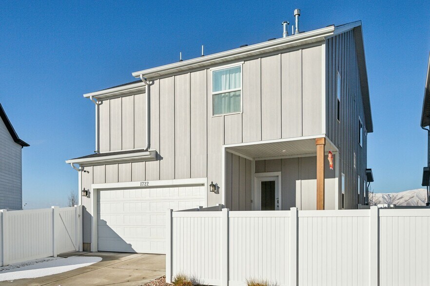 Building Photo - 1722 N 1230 E