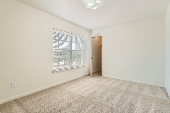 Building Photo - HUGE 5 BEDROOM HOME FOR RENT IN LUCKEY RANCH! WITHIN 10 MILES FROM LACKLAND AFB.