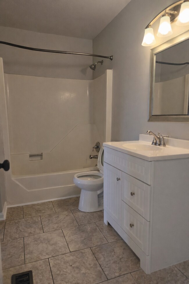 Building Photo - 94 Balsam Rd