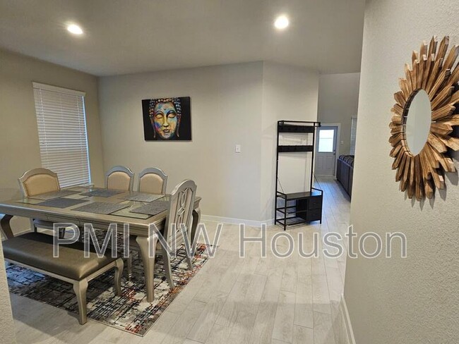 Building Photo - 5639 Silverleaf Oak Ln