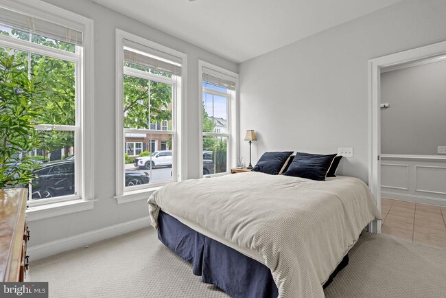 Building Photo - 9618 Stockwell Ln