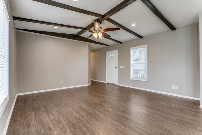 Building Photo - 7151 Woodlake Pkwy