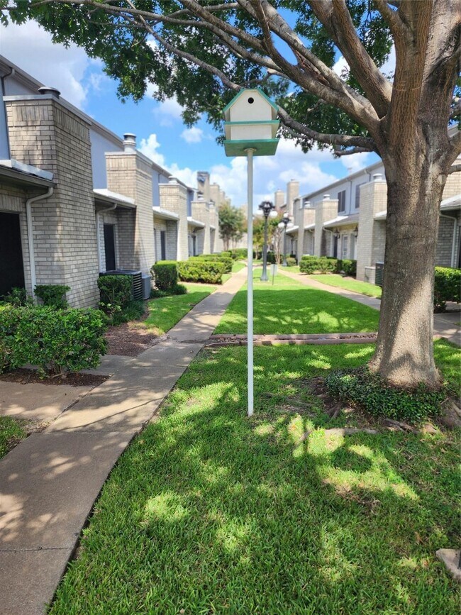 Building Photo - 7399 Regency Square Ct