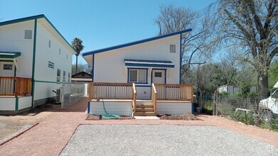 Building Photo - Newer home in Old Town Cottonwood 2 Bed 1 ...