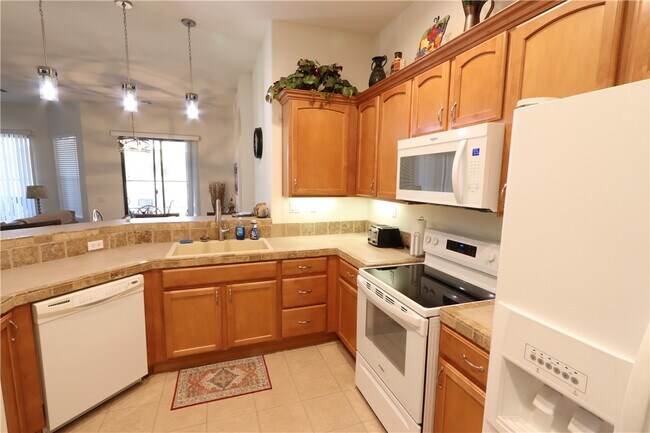 Building Photo - 2885 Esmerelda Dr