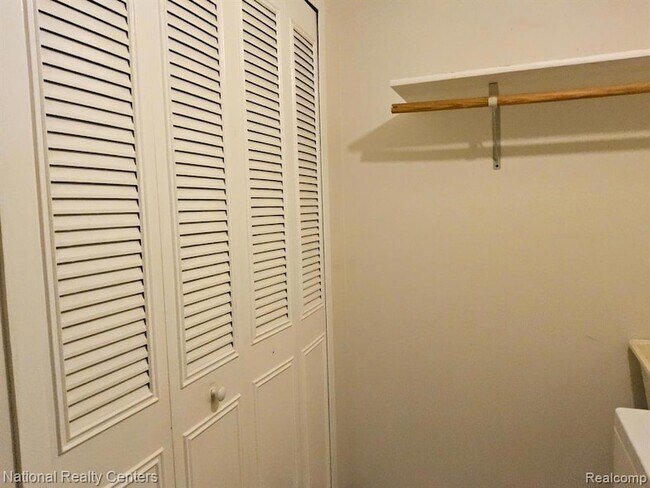 Building Photo - 8676 Community Blvd