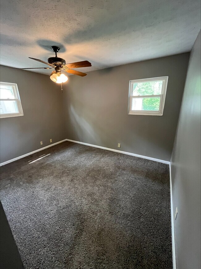 Building Photo - 156 N Avon Ave