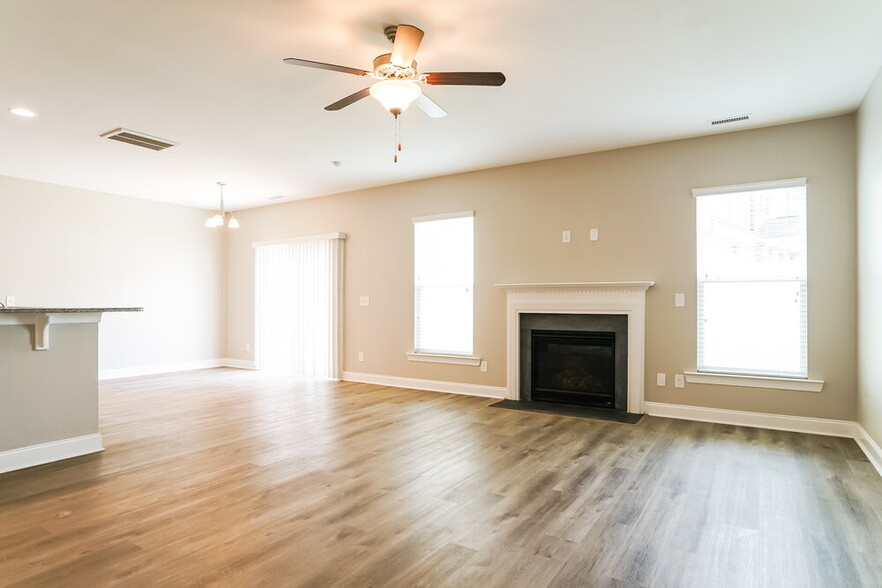 Building Photo - 3600 Sunbright Ln