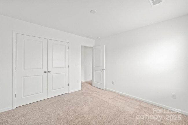 Building Photo - 15922 Parkside crossing Dr