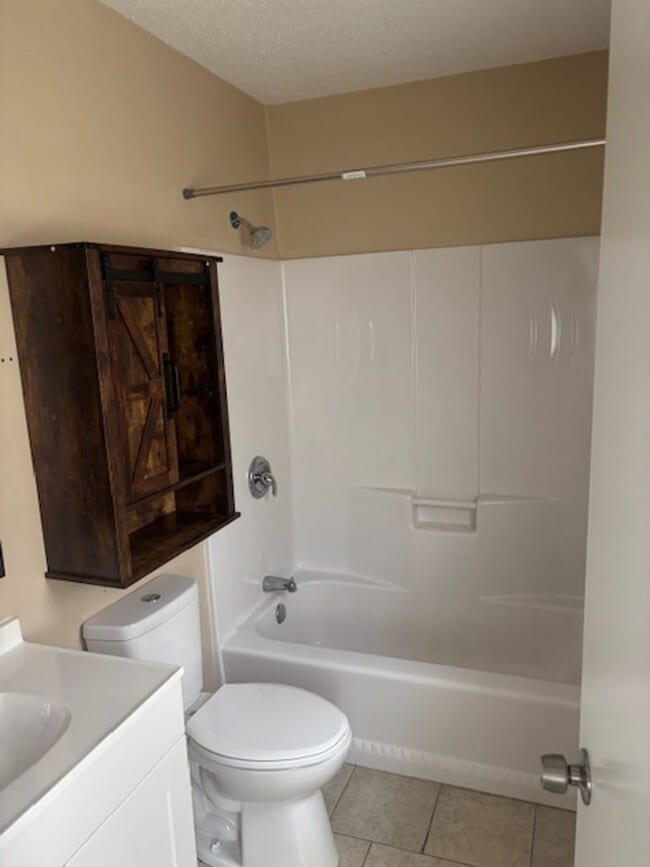 Building Photo - Available Now, Remodeled Ranch Home located in Hephzibah