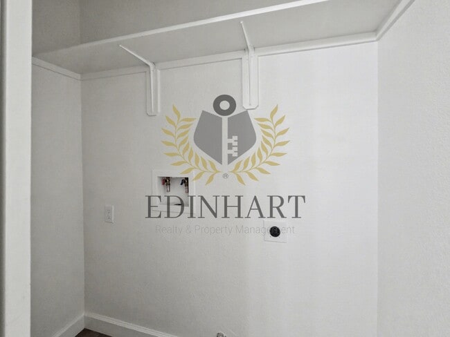 Building Photo - 4885 N Backer Ave