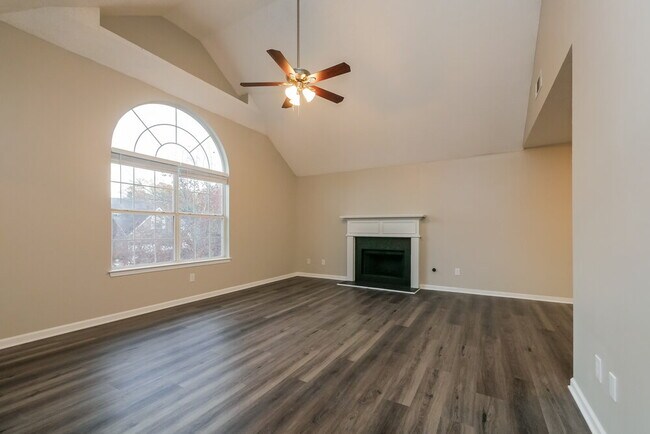 Building Photo - 5347 Sapphire Cir