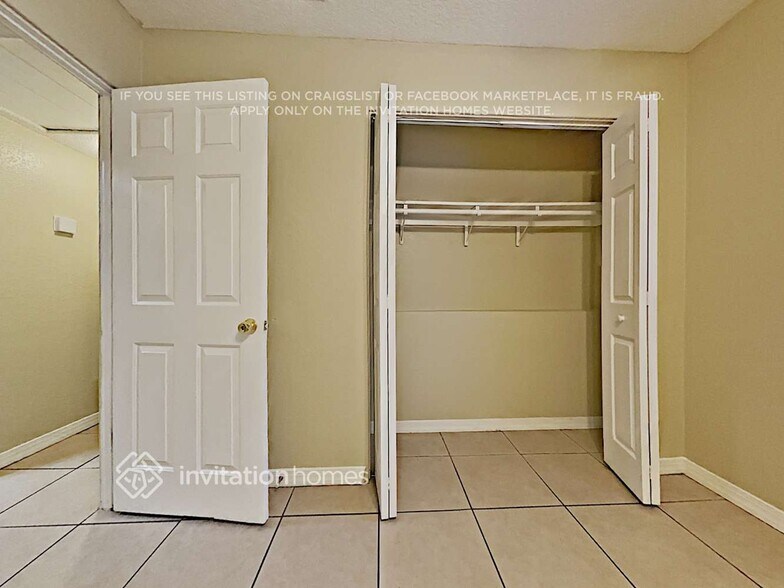 Building Photo - 3013 Touraine Ave