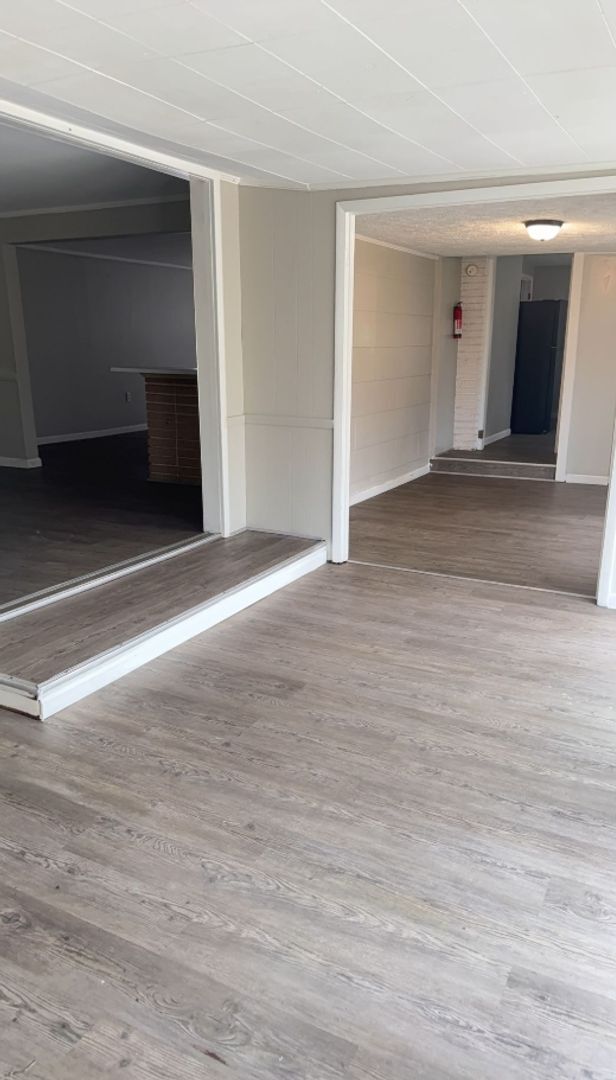 Building Photo - 902 Adams St