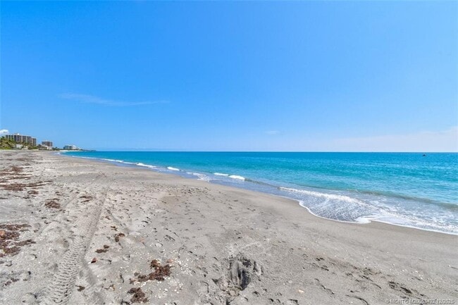 Building Photo - 229 Colony Rd