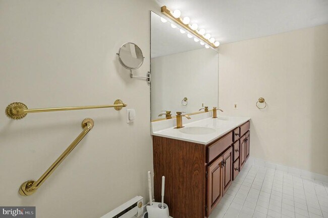 Building Photo - 100 Breyer Dr