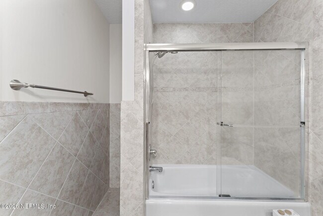 Building Photo - 618 8th Ave N