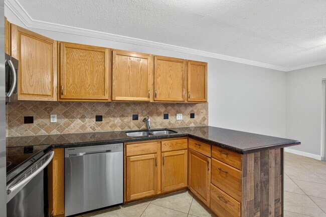 Building Photo - 1590 Forest Lakes Cir