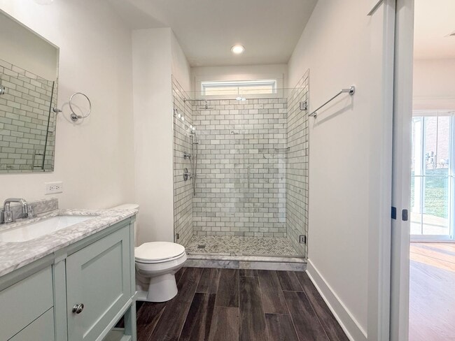 Building Photo - 4-Bedroom HOA Townhome with Pool Access Near Downtown Cookeville