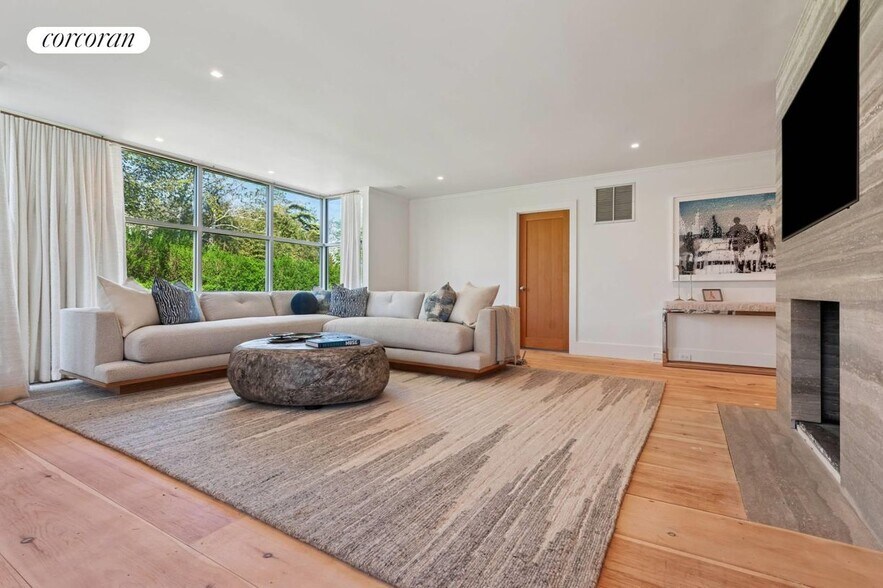 Building Photo - 25 Jobs Ln