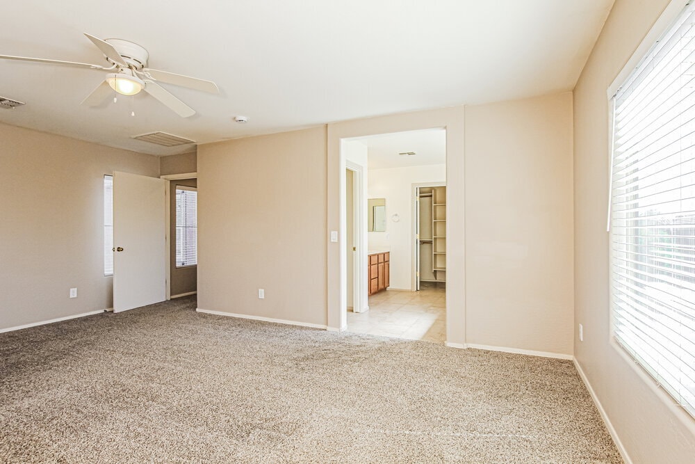 Building Photo - 15445 W Jenan Dr