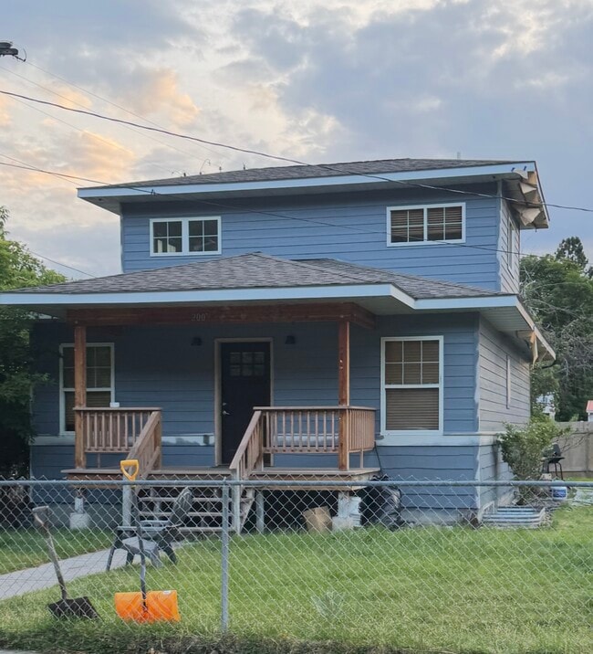 Building Photo - 2009 Maurice Ave