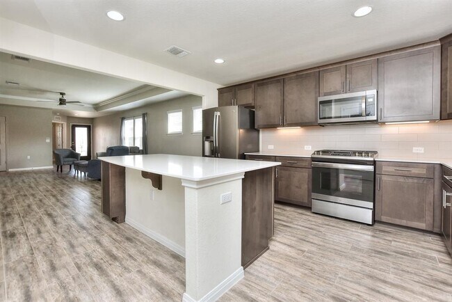 Building Photo - 220 Comal Ln