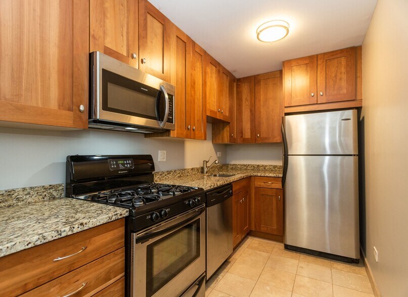 Building Photo - 515 W Wrightwood Ave